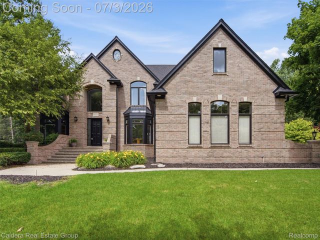 56015 Parkview Drive, Shelby Charter Township, MI 48316