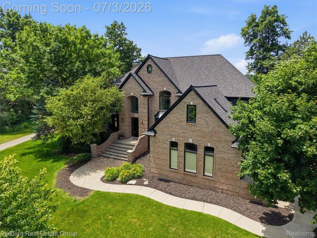56015 Parkview Drive, Shelby Charter Township, MI 48316