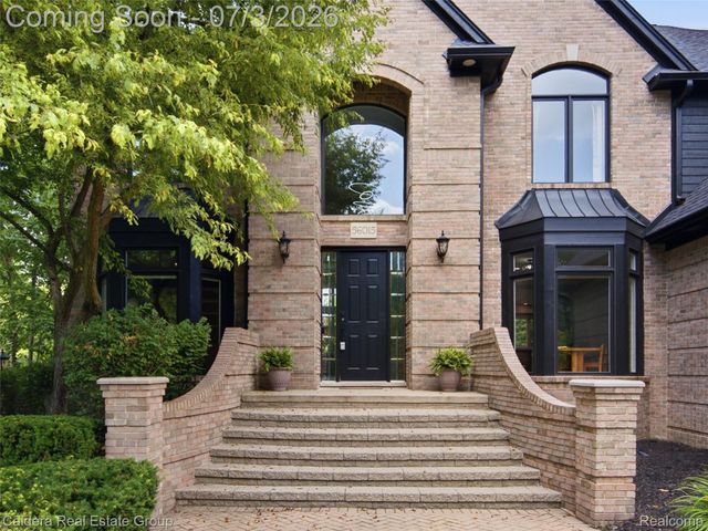 56015 Parkview Drive, Shelby Charter Township, MI 48316