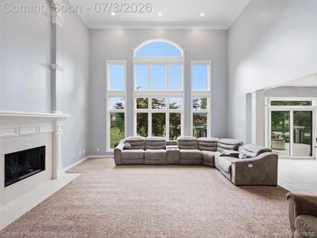 56015 Parkview Drive, Shelby Charter Township, MI 48316