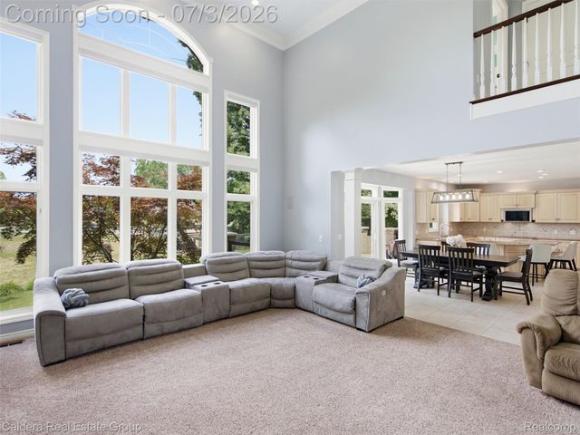 56015 Parkview Drive, Shelby Charter Township, MI 48316
