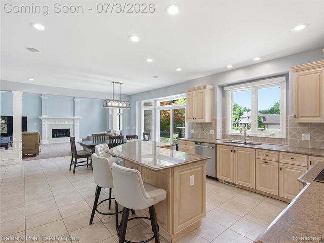56015 Parkview Drive, Shelby Charter Township, MI 48316