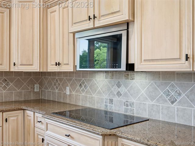 56015 Parkview Drive, Shelby Charter Township, MI 48316