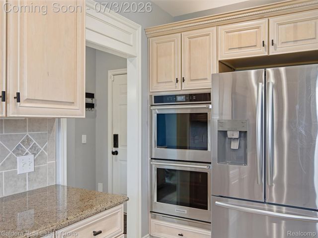 56015 Parkview Drive, Shelby Charter Township, MI 48316