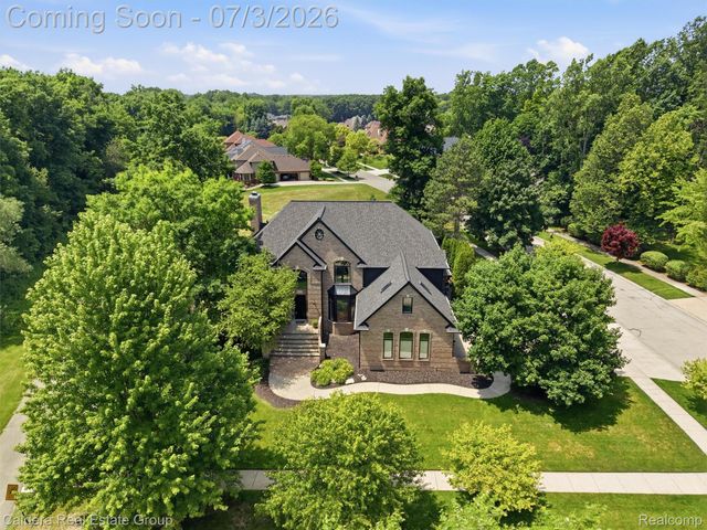 56015 Parkview Drive, Shelby Charter Township, MI 48316