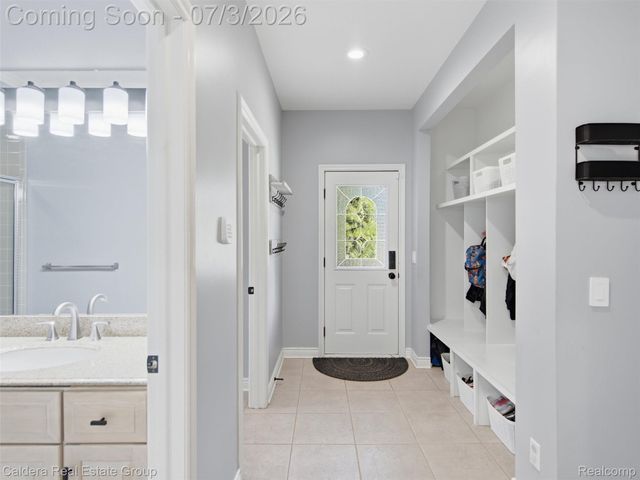 56015 Parkview Drive, Shelby Charter Township, MI 48316