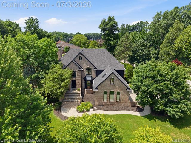 56015 Parkview Drive, Shelby Charter Township, MI 48316