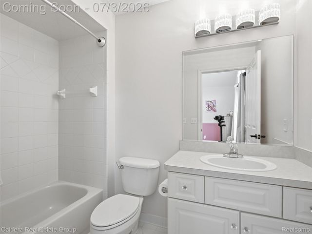 56015 Parkview Drive, Shelby Charter Township, MI 48316