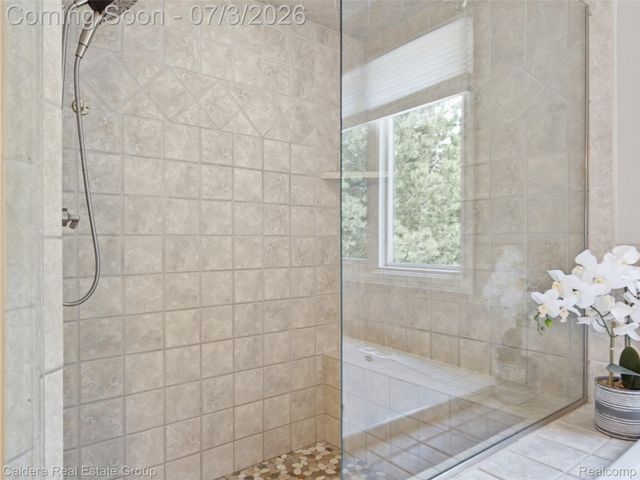56015 Parkview Drive, Shelby Charter Township, MI 48316