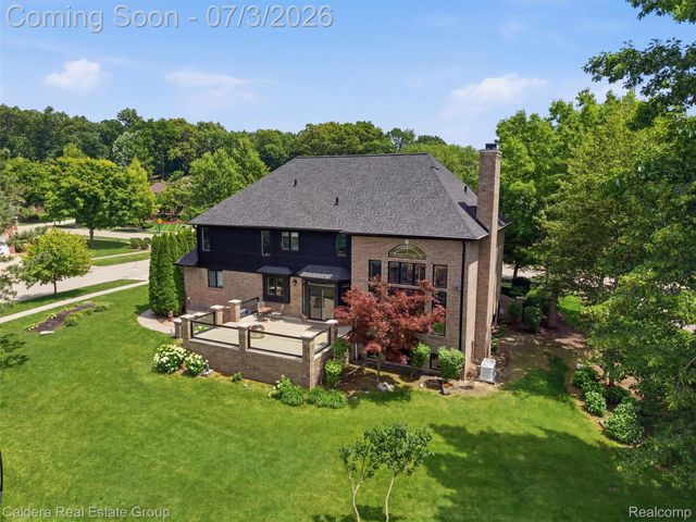 56015 Parkview Drive, Shelby Charter Township, MI 48316