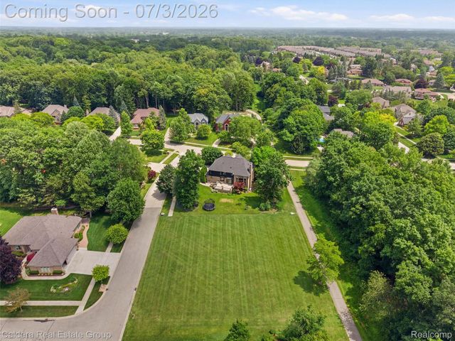56015 Parkview Drive, Shelby Charter Township, MI 48316