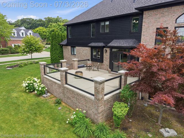 56015 Parkview Drive, Shelby Charter Township, MI 48316