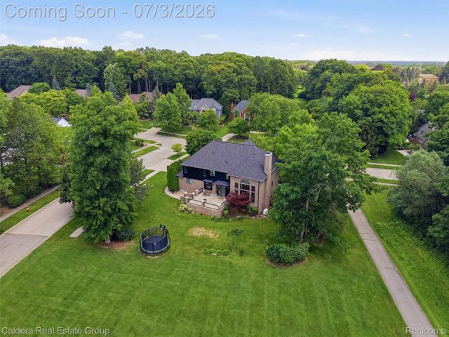 56015 Parkview Drive, Shelby Charter Township, MI 48316