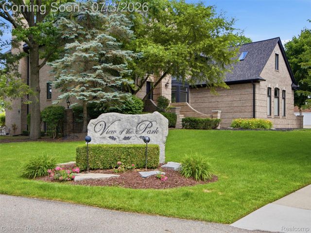 56015 Parkview Drive, Shelby Charter Township, MI 48316