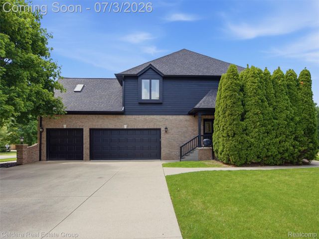 56015 Parkview Drive, Shelby Charter Township, MI 48316