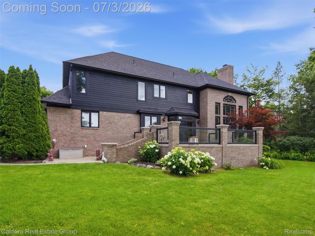 56015 Parkview Drive, Shelby Charter Township, MI 48316