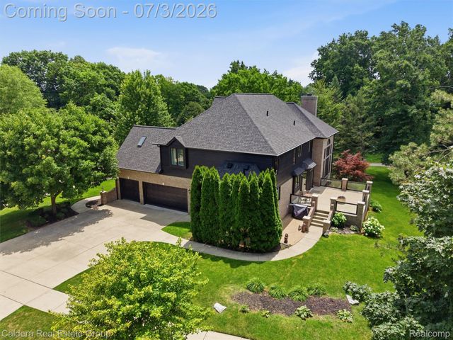 56015 Parkview Drive, Shelby Charter Township, MI 48316