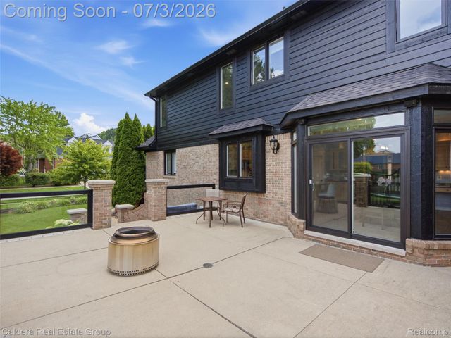 56015 Parkview Drive, Shelby Charter Township, MI 48316