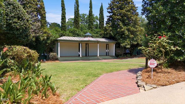 201 E Hill Street, Benson, NC 27504