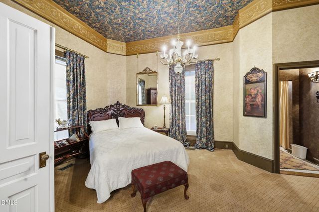 201 E Hill Street, Benson, NC 27504
