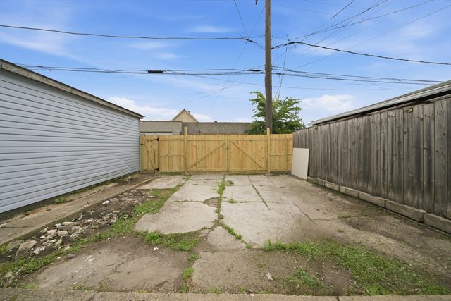 2642 S Sacramento Avenue, Chicago, IL 60623