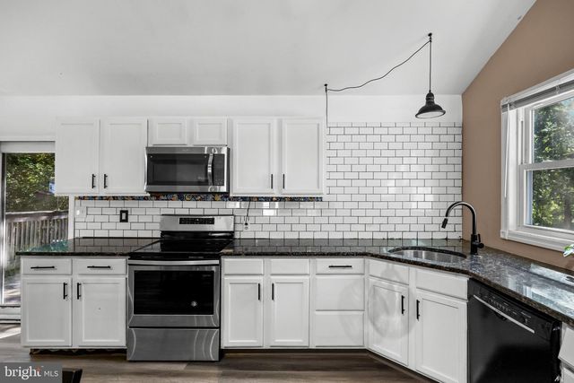 16 MILL CT, Sicklerville, NJ 08081