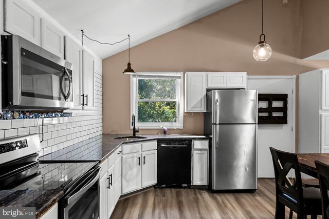 16 MILL CT, Sicklerville, NJ 08081