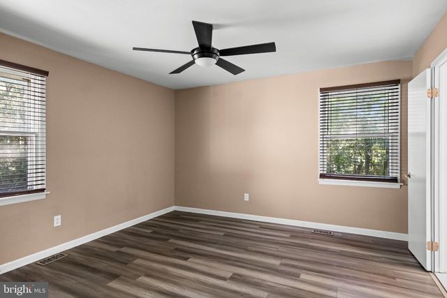 16 MILL CT, Sicklerville, NJ 08081
