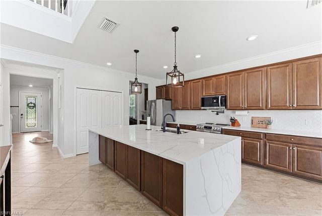 2175 Vermont LN, Naples, FL 34120