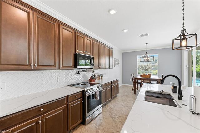 2175 Vermont LN, Naples, FL 34120