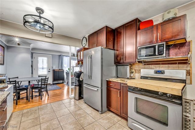 37865 Lorie Boulevard, Avon, OH 44011