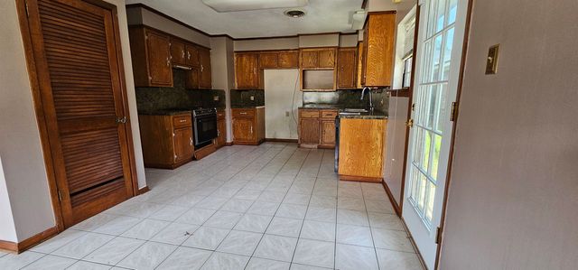 1212 Onstead St, Morgan City, LA 70380