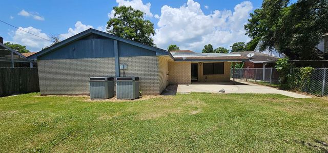 1212 Onstead St, Morgan City, LA 70380