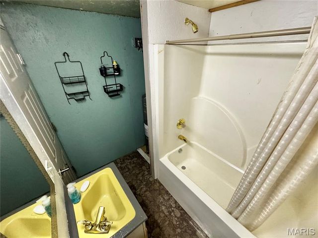 24129 Granite Avenue, Lewistown, MO 63452