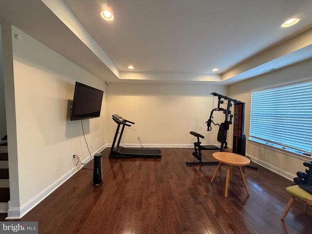 7804-00 LARGE ST, Philadelphia, PA 19152