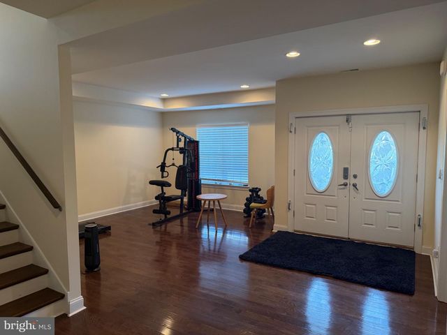 7804-00 LARGE ST, Philadelphia, PA 19152