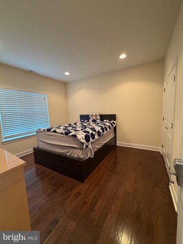 7804-00 LARGE ST, Philadelphia, PA 19152