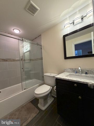 7804-00 LARGE ST, Philadelphia, PA 19152