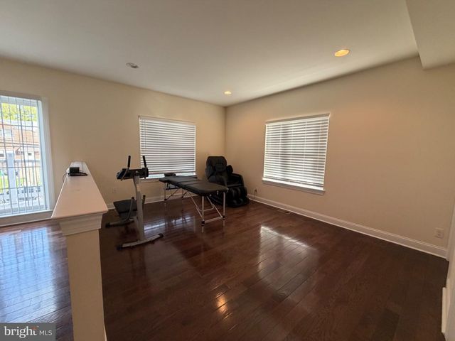 7804-00 LARGE ST, Philadelphia, PA 19152