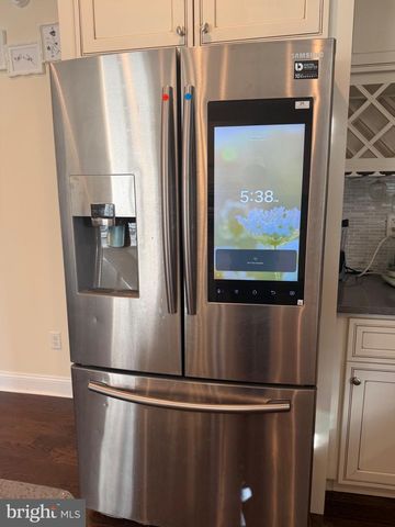 7804-00 LARGE ST, Philadelphia, PA 19152