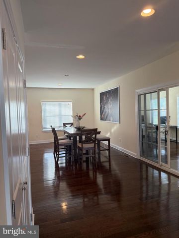 7804-00 LARGE ST, Philadelphia, PA 19152