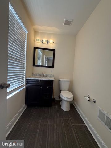 7804-00 LARGE ST, Philadelphia, PA 19152