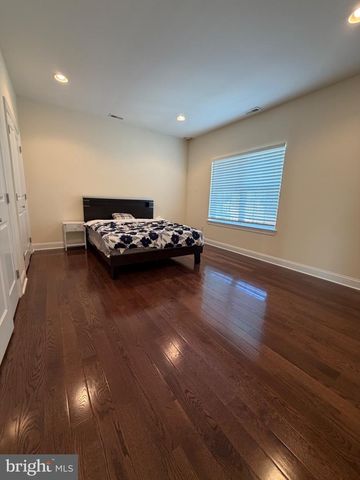 7804-00 LARGE ST, Philadelphia, PA 19152