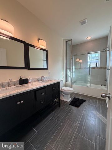 7804-00 LARGE ST, Philadelphia, PA 19152