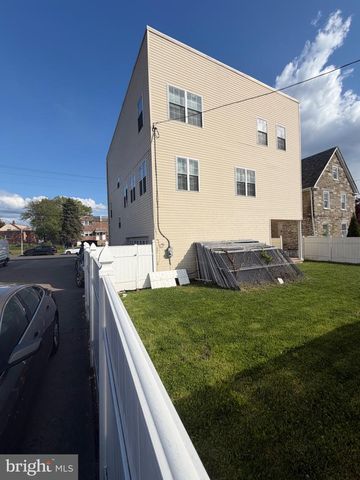 7804-00 LARGE ST, Philadelphia, PA 19152