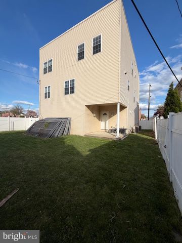 7804-00 LARGE ST, Philadelphia, PA 19152