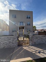 7804-00 LARGE ST, Philadelphia, PA 19152