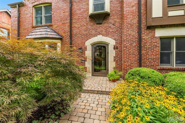 44 Broadview Drive, Clayton, MO 63105