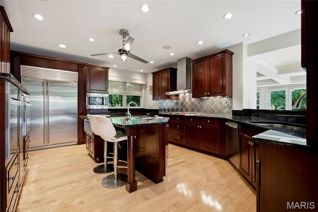 44 Broadview Drive, Clayton, MO 63105