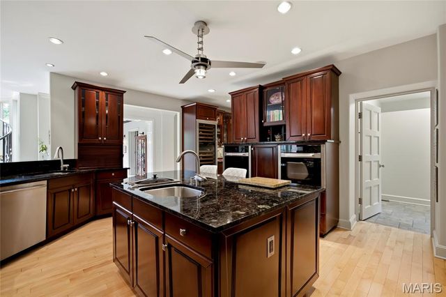 44 Broadview Drive, Clayton, MO 63105